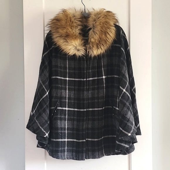 Lauren Ralph Lauren faux fur wool plaid ruana one size - Picture 1 of 7